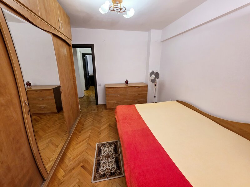 Piata Kogalniceanu et 6 Cismigiu 3 camere