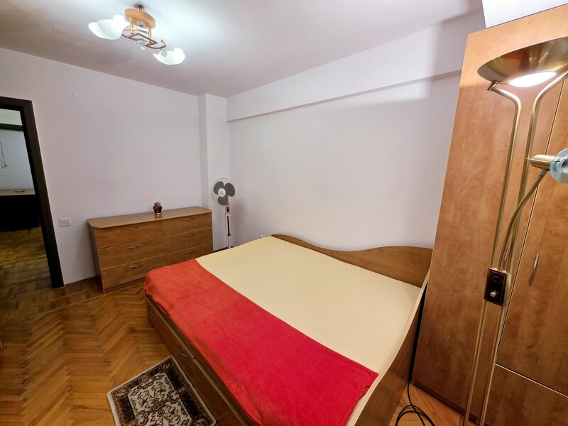 Piata Kogalniceanu et 6 Cismigiu 3 camere