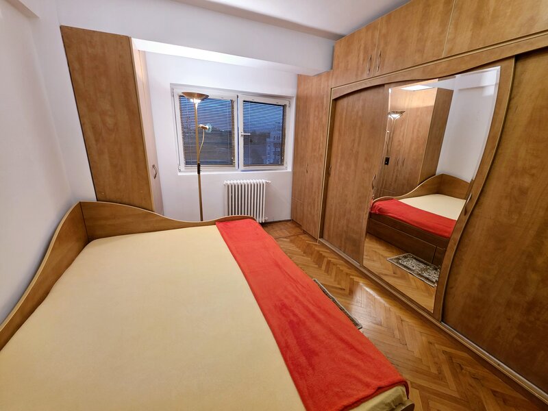 Piata Kogalniceanu et 6 Cismigiu 3 camere