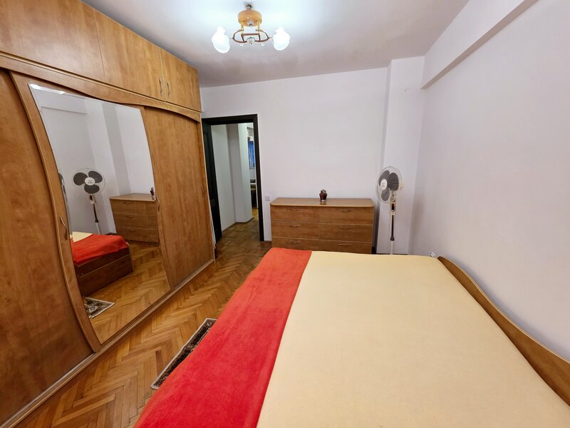 Piata Kogalniceanu et 6 Cismigiu 3 camere