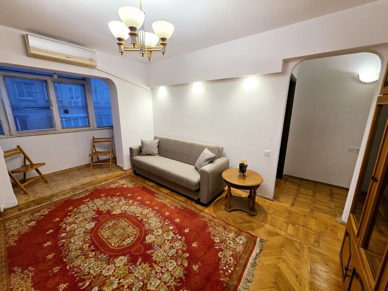 Piata Kogalniceanu et 6 Cismigiu 3 camere