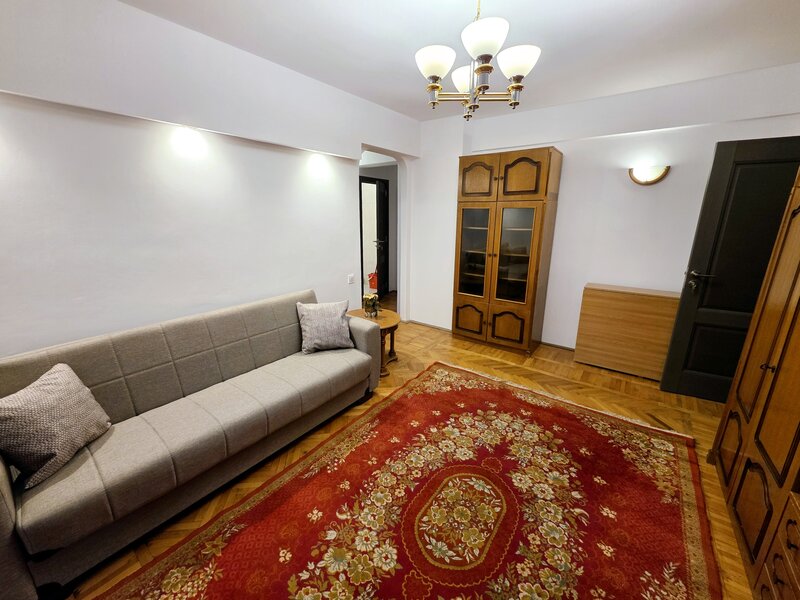 Piata Kogalniceanu et 6 Cismigiu 3 camere