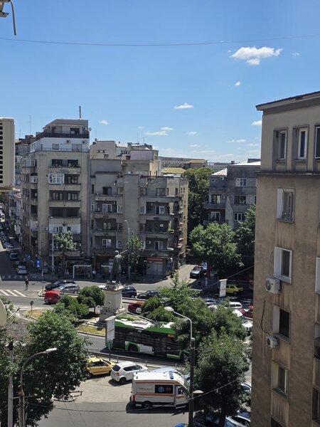 Piata Kogalniceanu et 6 Cismigiu 3 camere